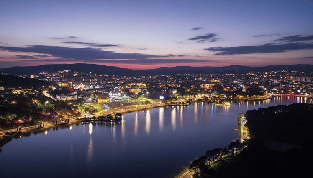 Khu vực Quảng trường Đà Lạt và hồ Xuân Hương lung linh trong Lễ hội Ánh sáng